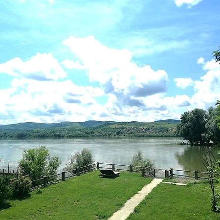 Captain'S House By The Danube River Cerevic Екстериор снимка