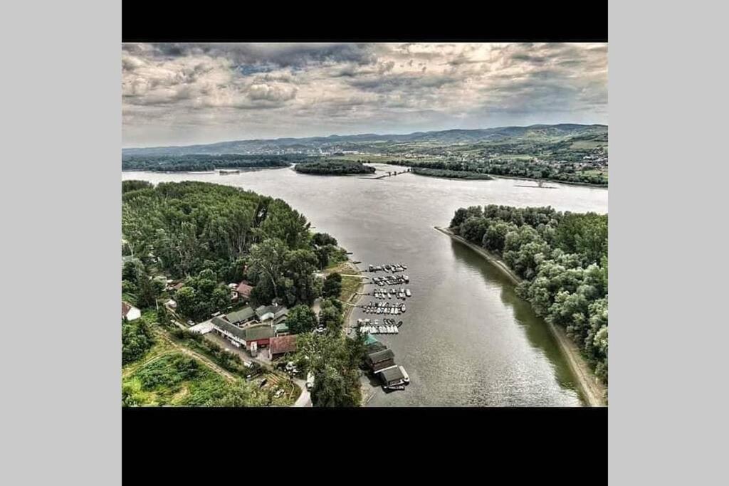 Captain'S House By The Danube River Cerevic Екстериор снимка